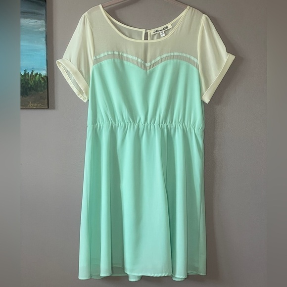 Annabella Dresses & Skirts - Annabella Chiffon Retro Style Dress
